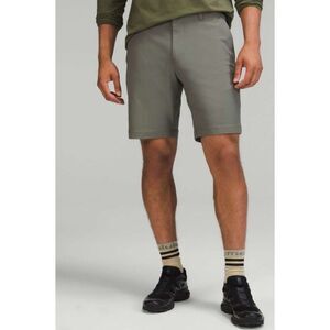 Lululemon Commission Classic-Fit Short 9" *Warpstreme
Grey Sage Size 36